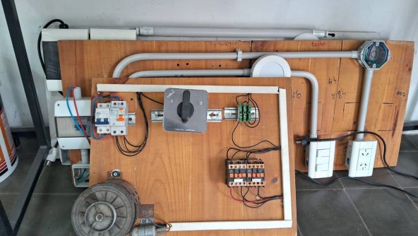 Cerrar centros de capacitación también es una política laboral