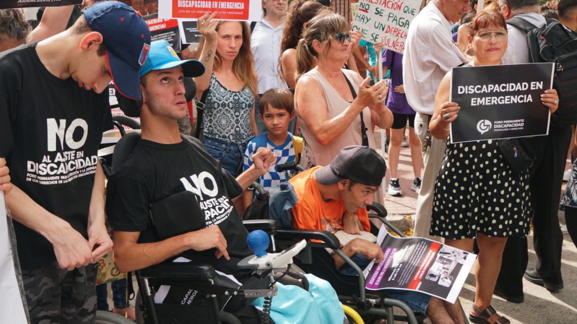 Emergencia en discapacidad 2026: qué cambia, qué se ordena y qué sigue quedando fuera