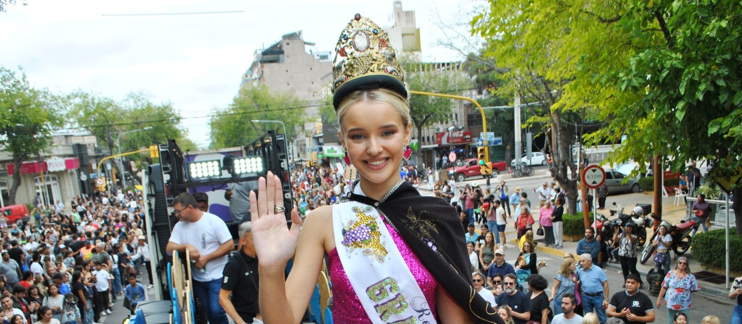 Vendimia en las calles: el Carrusel Vendimial volvió a emocionar en Mendoza, tierra del sol y del buen vino