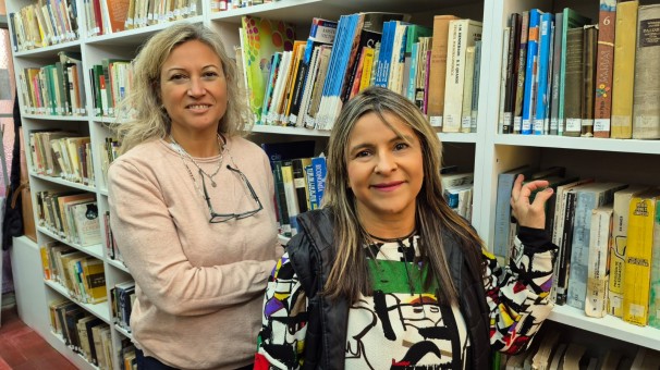 Entre pantallas y libros: cómo la biblioteca redefine su rol con los adolescentes en la era digital