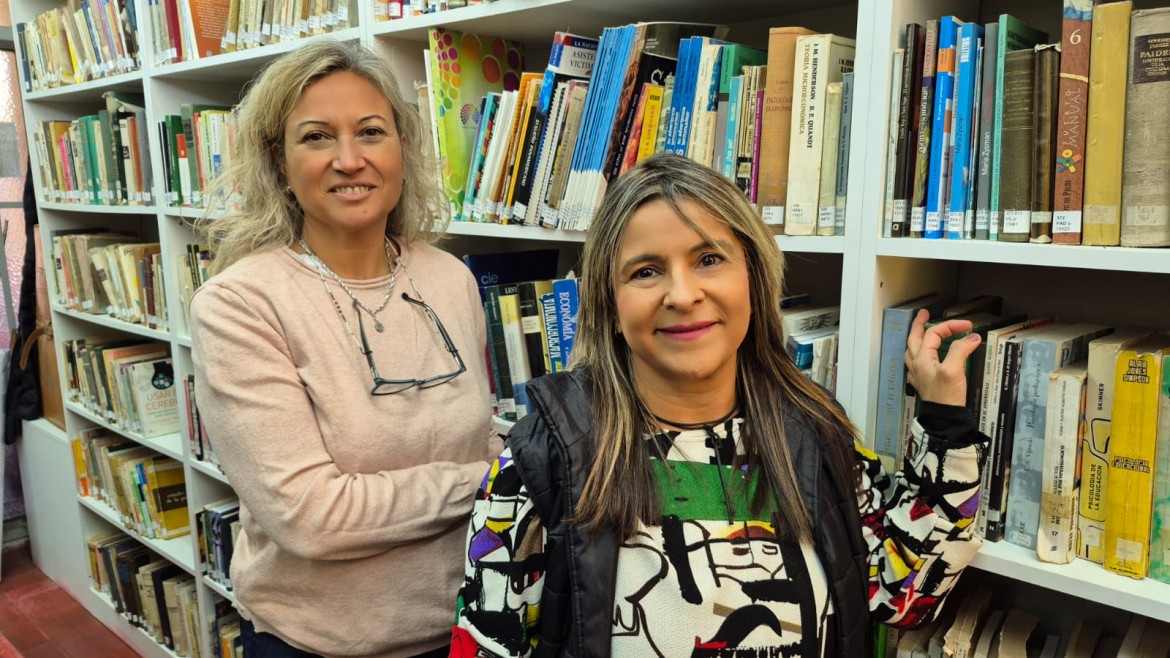 Entre pantallas y libros: cómo la biblioteca redefine su rol con los adolescentes en la era digital