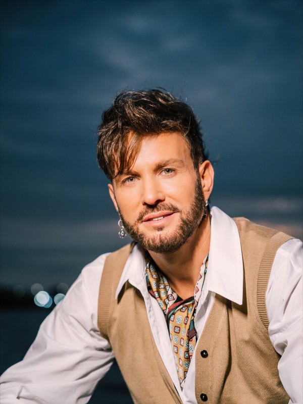 Axel llega a Mendoza con "Así Vivir Tour" y presenta su nuevo disco Vuelve